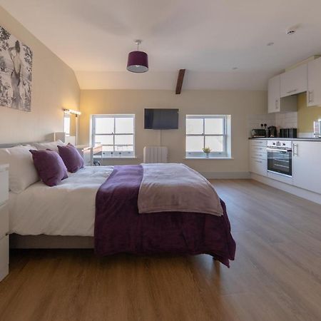 Isabella House - Hereford City Centre Aparthotel, By Rentmyhouse 외부 사진